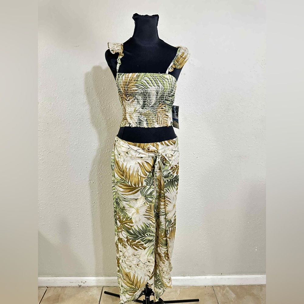 Violet sky  Green and Cream Leaf Print Set new size M